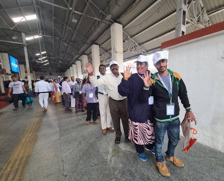 Around 216 delegates started their journey through Gaya Express at Puratchi Thalaivar Dr. MGR Central Railway Station