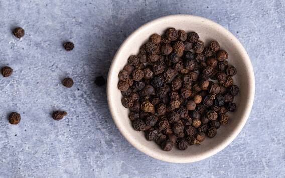 Home Remedy: Know the special benefits of using black pepper! Home Remedy: Know the special benefits of using black pepper!