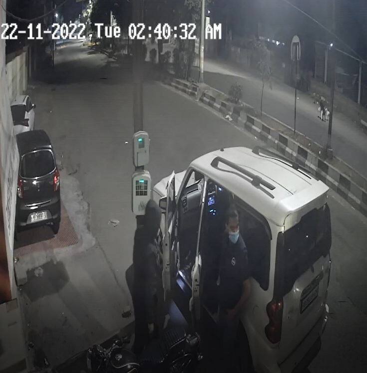 The thieves who came on Scorpio fled with bullet the incident was caught on CCTV Ludhiana: ਸਕਾਰਪੀਓ 'ਤੇ ਆਏ ਚੋਰ ਬੁਲੇਟ ਲੈ ਕੇ ਹੋਏ ਫ਼ਰਾਰ, ਵਾਰਦਾਤ ਸੀਸੀਟੀਵੀ ਵਿੱਚ ਕੈਦ