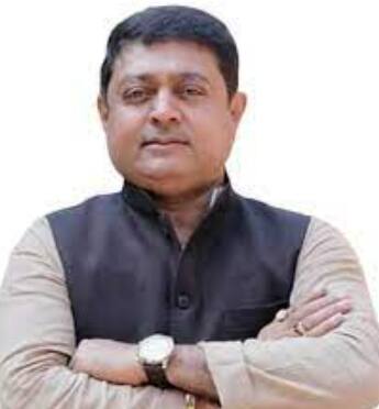 वाघोडिया सीट से निर्दलीय उम्मीदवार धर्मेंद्रसिंह वाघेला ने 111.97 करोड़ रुपये की संपत्ति घोषित की है.