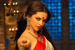 In Pics: रांझणा से लेकर ओम शांति ओम तक, वो फिल्में जिनके डायलॉग आज भी फैंस के सिर चढ़कर बोलते हैं