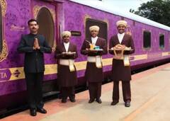 Golden Chariot  : ਭਾਰਤ ਦੀ ਉਹ ਟ੍ਰੇਨ, ਜਿਸ ਦੇ ਸਾਹਮਣੇ 5 ਸਟਾਰ ਹੋਟਲ ਵੀ ਕਾਫ਼ੀ ਕਮਜ਼ੋਰ ਲੱਗਦੇ ਹਨ