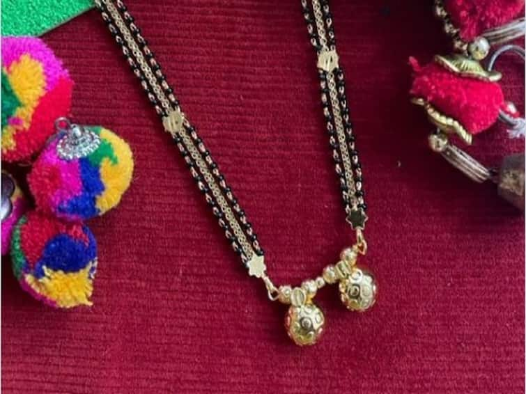 Hyderabad News Woman Loses Mangalsutra in Trail Room in Shopping Mall Punjagutta Hyderabad News: భర్తతో షాపింగ్‌కు వెళ్లిన భార్య ట్రయల్ రూమ్‌లో  తాళిని మర్చిపోయింది!