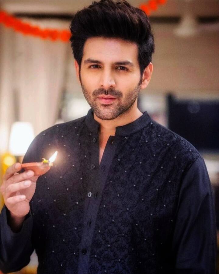 ছবি পোস্ট করে ক্যাপশনে অভিনেতা লেখেন, 'প্রত্যেক জন্মে আমি তোমাদের কোকি হয়ে জন্মাতে চাই।'