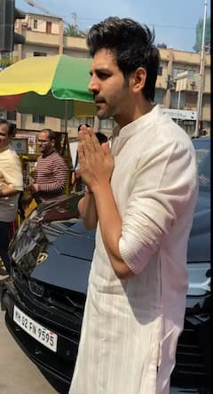 ਕਾਰਤਿਕ ਆਰੀਅਨ ਆਪਣੇ ਜਨਮਦਿਨ 'ਤੇ ਬੱਪਾ ਦੇ ਦਰਸ਼ਨਾਂ ਲਈ ਸਿੱਧਾਵਿਨਾਇਕ ਮੰਦਰ ਪਹੁੰਚੇ, ਅਦਾਕਾਰ ਨੂੰ ਦੇਖਣ ਲੱਗੀ ਪ੍ਰਸ਼ੰਸਕਾਂ ਦੀ ਭੀੜ