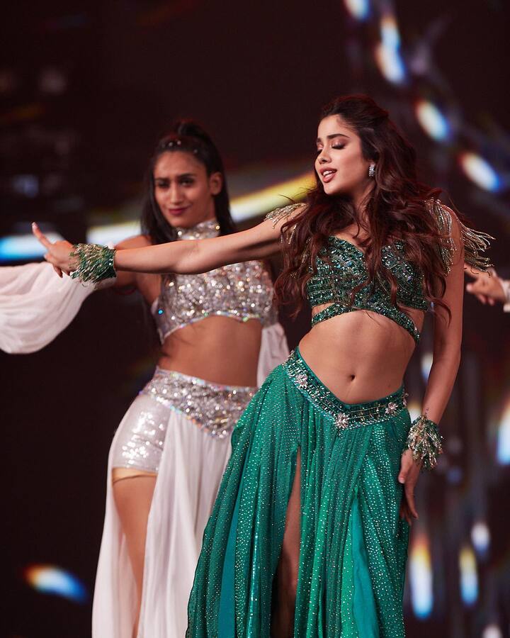జాన్వీ అందమైన ఫోటోలు -Image Credit: Janhvi kapoor/Instagram