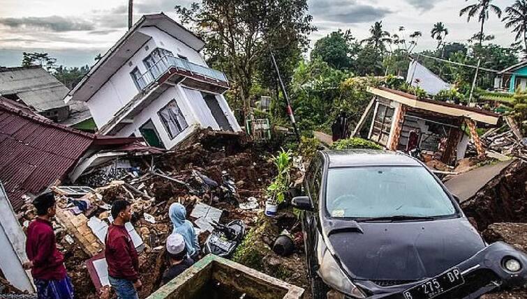 Indonesia earthquake: Many of those killed and injured in a major earthquake on the Indonesian Earthquake: ઇન્ડોનેશિયામાં ભૂકંપમાં મૃતકોની સંખ્યા વધીને 268 થઇ, 151 લોકો હજુ પણ લાપતા