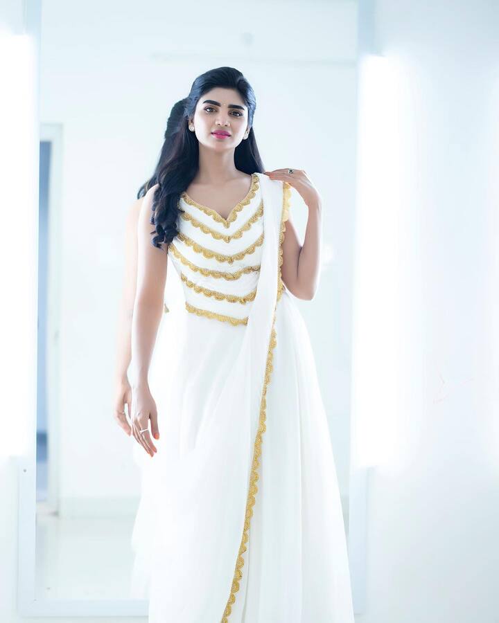 జబర్దస్త్ వర్షా పేరుతో పాపులర్ అయింది వర్షా. -Image Credit: Varsha/Instagram