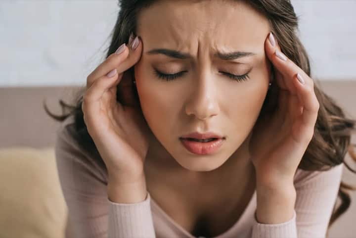 These food items can increase your headache, stay away from these things Headache Remedies: सिर्फ थकान से ही नहीं, इन 5 चीजों को खाने से भी हो सकता है सिर दर्द