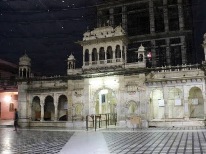 Karni Mata Temple: A highly well-known temple called Karni Mata Temple, often known as the