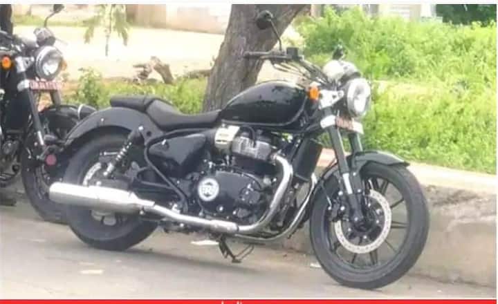ভারতে Super Meteor 650 এর দাম হতে পারে 3.50 লক্ষ টাকার কাছাকাছি (এক্স-শোরুম)। এটি স্ট্যান্ডার্ড ও ট্যুরার ভেরিয়েন্টে পাওয়া যাবে।