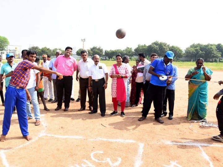 கரூரில் மாற்றுத்திறனாளிகளுக்கான விளையாட்டுப் போட்டி - ஆட்சியர் தொடங்கி வைப்பு