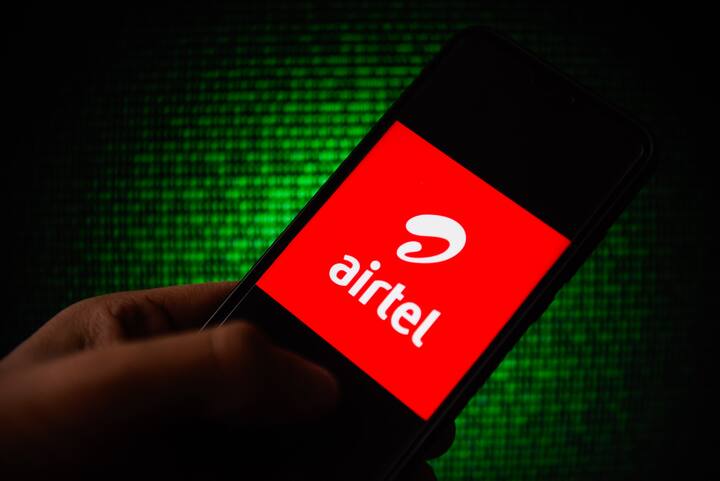 রিপোর্ট অনুযায়ী, Airtel তার ন্যূনতম রিচার্জ প্ল্যানের খরচ ৫৭% বাড়িয়ে ১৫৫ টাকা করেছে, যে প্যাকে গ্রাহকদের ২৮ দিনের বৈধতা অফার করা হয়।