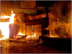 धारचुला स्टेशन पर दुकानों में लगी आग ने लिया विकराल रूप, 6 घंटे की मशक्कत के बाद पाया गया काबू