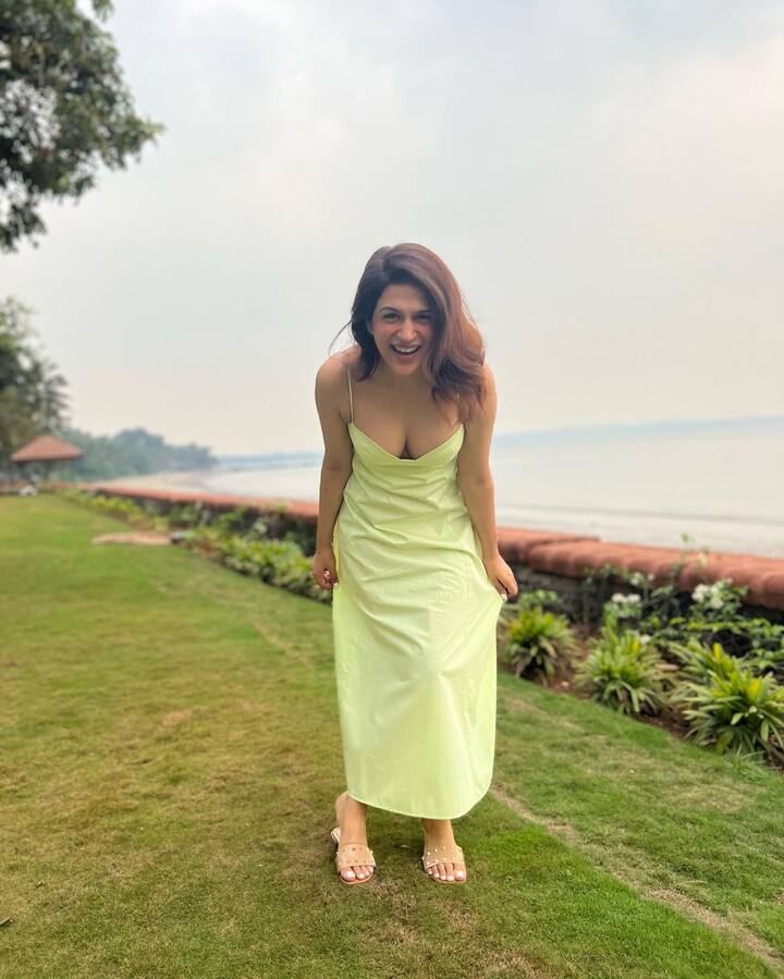 'లాహోర్' తో బాలీవుడ్ కి ఎంట్రీ ఇచ్చింది.Photo Credit@Shraddha Das/instagram