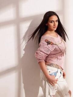 महादेव की पक्की भक्त हैं ये एक्ट्रेस, पीठ पर एक तरफ ओम तो दूसरी तरफ गुदवाया है गायत्री मंत्र का टैटू, देखें तस्वीरें