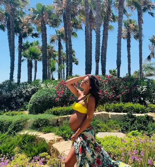 From Malaika to Urvashi Dholakia, these actresses flaunted their pregnancy stretch marks From Malaika to Urvashi Dholakia, these actresses flaunted their pregnancy stretch marks