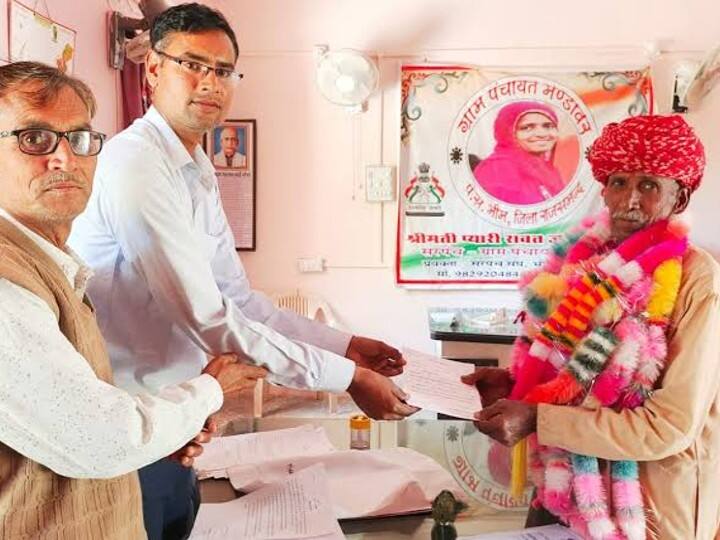 Udaipur Rajsamand Devi Singh Became Ward Panch after 50 years of Struggle won after 10 attempts ANN Udaipur: 9 बार मिली हार, फिर भी 10वीं बार लड़े और जीते चुनाव, 50 साल बाद पूरा हुआ देवी सिंह का सपना
