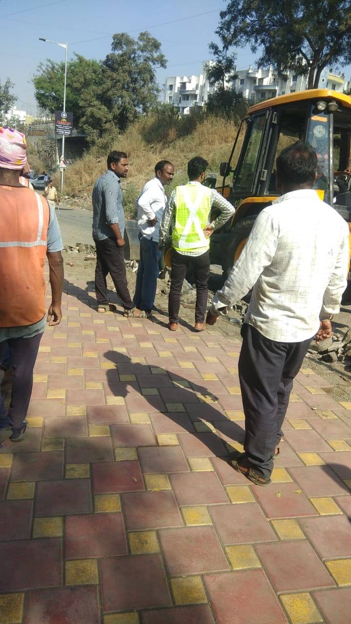 त्याची सुरुवात या परिसरातील अतिक्रमणावर कारवाई करत केली आहे.