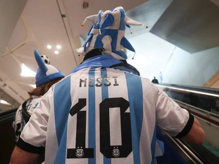 Fan of Argentina wearing Lionel Messi's jersey to showcase their support towards the team. Even though Messi-led Argentina has been known to give a tough competition to every team out there, but Saudi Arabia will also be determined to win the cup again since their last victory in 1986. (Image Source: Getty)