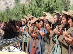 तालिबानी सजा: काबुल में खचाखच भरे स्टेडियम में सरेआम तीन महिलाओं और 9 पुरुषों पर कोड़े बरसाए गए