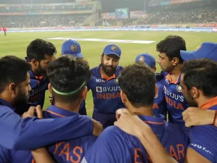 Team India Squad IND vs BAN ODI Series Rohit Sharma Captain KL Rahul Vice Captain Check Full Players List Team India Squad: மீண்டும் ரவீந்திர ஜடேஜா இல்லாத அணி... வங்கதேசத்துக்கு எதிரான ஒருநாள் போட்டிக்கான இந்திய வீரர்கள் அறிவிப்பு