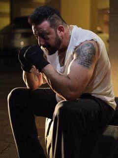 शिव के बड़े भक्त हैं ये स्टार्स, किसी ने सीने पर तो किसी ने पीठ पर गुदवाया है महादेव का टैटू