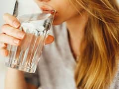 Eye Care Tips: પ્રદૂષણ અને ઠંડીનો બેવડો માર, આ બધા વચ્ચે આ રીતે તમારી આંખોની રાખો સંભાળ