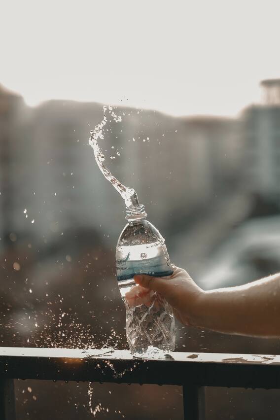 Health Tips: Water in plastic bottle is injurious to health, be careful! Health Tips: Water in plastic bottle is injurious to health, be careful!