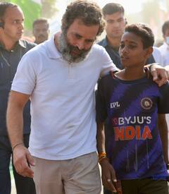 Bharat Jodo Yatra: युवाओं का थामा हाथ, महिलाओं से मिले, MP में राहुल गांधी की कुछ ऐसी तस्वीरें आईं सामने