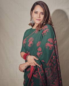 ఆకుపచ్చ చీరలో అందాలు ఆరబోస్తున్న యాంకర్ అనసూయ