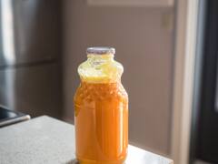 Weight Loss Tips: चरबी कमी करायचीये? हळदीचे पाणी रोज प्या!