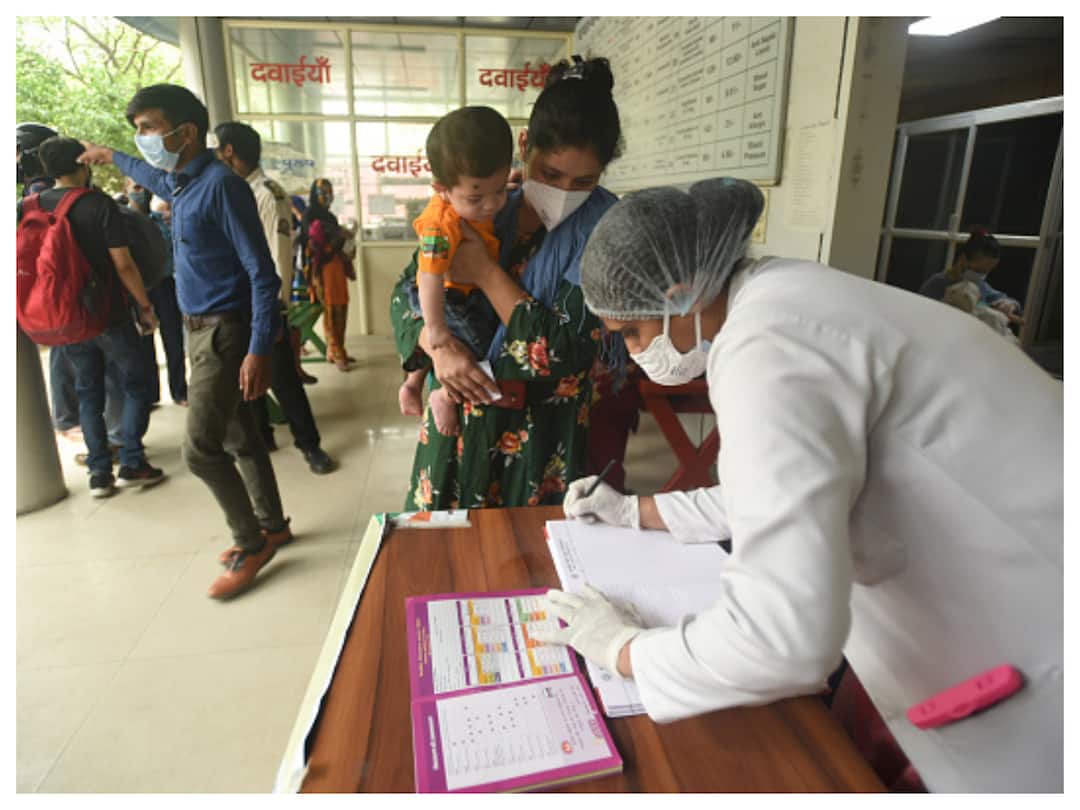 आता गोवरसाठी क्वारंटाईन! गोवर नियंत्रणासाठी विलगीकरण व्यवस्था करा, टास्क फोर्सचे जिल्हा प्रशासन आणि महापालिकांना निर्देश Make quarantine arrangements for measles Disease control task force instructions to district administrations and municipalities Marathi News आता गोवरसाठी क्वारंटाईन! गोवर नियंत्रणासाठी विलगीकरण व्यवस्था करा, टास्क फोर्सचे जिल्हा प्रशासन आणि महापालिकांना निर्देश