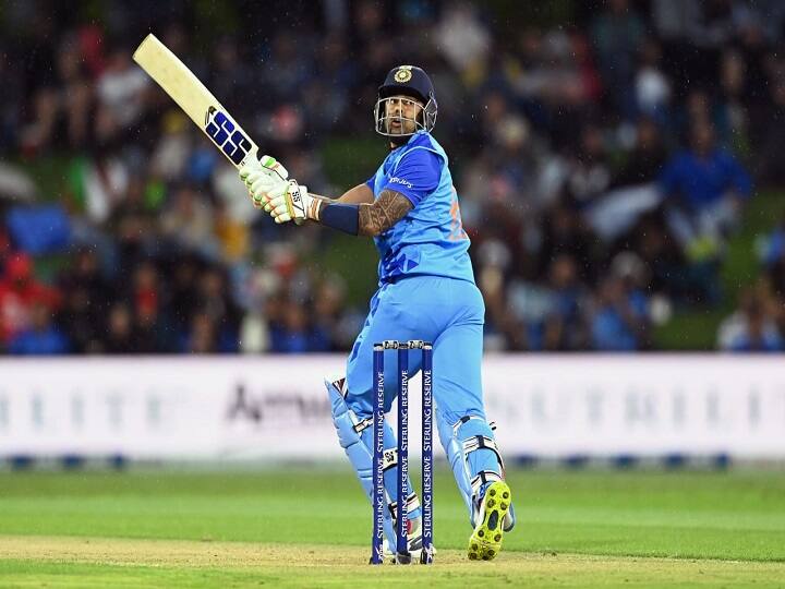 ICC T20 Rankings Star Batsman Suryakumar Yadav holds on to the top spot in Ranking know details ICC T20 Rankings : आयसीसी टी-20 रँकिंगमध्ये सूर्यादादाची हवा, अव्वल स्थानी कायम
