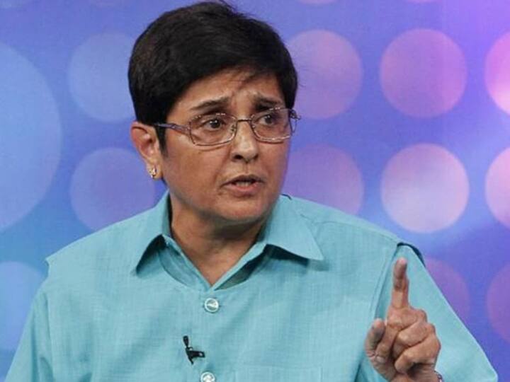 Former IPS Kiran Bedi on Satyendar Jain video said he is not jail they are house arrest Satyendar Jain Video: 'जेल नहीं वे एक तरह से हाउस अरेस्ट हैं', सत्येंद्र जैन के वायरल वीडियो पर भड़कीं पूर्व IPS किरण बेदी