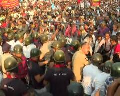 DA Agitation : ডিএ-র দাবিতে বিধানসভা অভিযান ঘিরে ধুন্ধুমার, ভাঙল ব্যারিকেড, ঝরল রক্ত