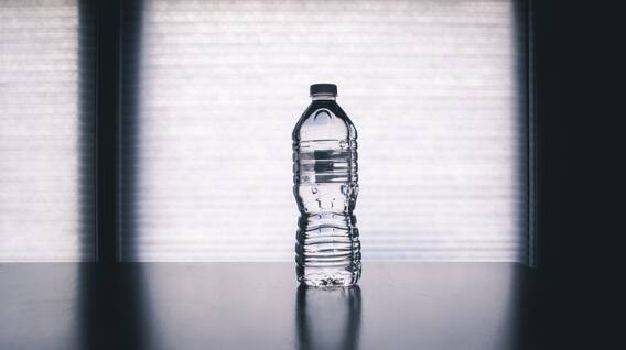 Health Tips: Water in plastic bottle is injurious to health, be careful! Health Tips: Water in plastic bottle is injurious to health, be careful!