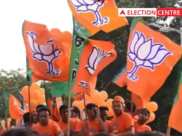 गुजरात में बागियों के खिलाफ बीजेपी की कार्रवाई, निर्दलीय चुनाव लड़ रहे 12 नेताओं को किया निलंबित