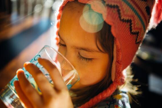 Health Tips: Water in plastic bottle is injurious to health, be careful! Health Tips: Water in plastic bottle is injurious to health, be careful!