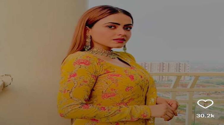 punjabi actress simi chahal makes reel on trending music on instagram fans mesmerized by her beauty watch video here Simi Chahal: ਸਿੰਮੀ ਚਾਹਲ ਨੇ ਟਰੈਂਡਿੰਗ ਮਿਊਜ਼ਿਕ ‘ਤੇ ਬਣਾਈ ਰੀਲ, ਅਦਾਕਾਰਾ ਦੀ ਖੂਬਸੂਰਤੀ ਦੇ ਕਾਇਲ ਹੋਏ ਫੈਨਜ਼