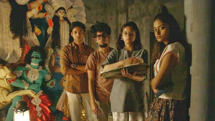 একাধিক ফিল্ম ফেস্টিভ্যালে ইতিমধ্য়েই সম্মানিত হয়েছে এই ছবি। একটা রাতের গল্প বলে এই ছবি, লোকেশনেও খুব একটা চমক নেই। কিন্তু ছবির শ্যুটিং বোধহয় অতটা সহজ ছিল না।