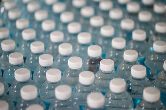 Health Tips: Water in plastic bottle is injurious to health, be careful! Health Tips: Water in plastic bottle is injurious to health, be careful!