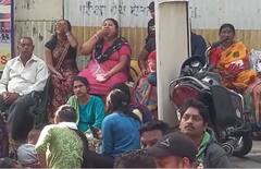 In Pics : पुण्यातील महा मेट्रोच्या कार्यालयावर का जमले शेकडो नागरिक?