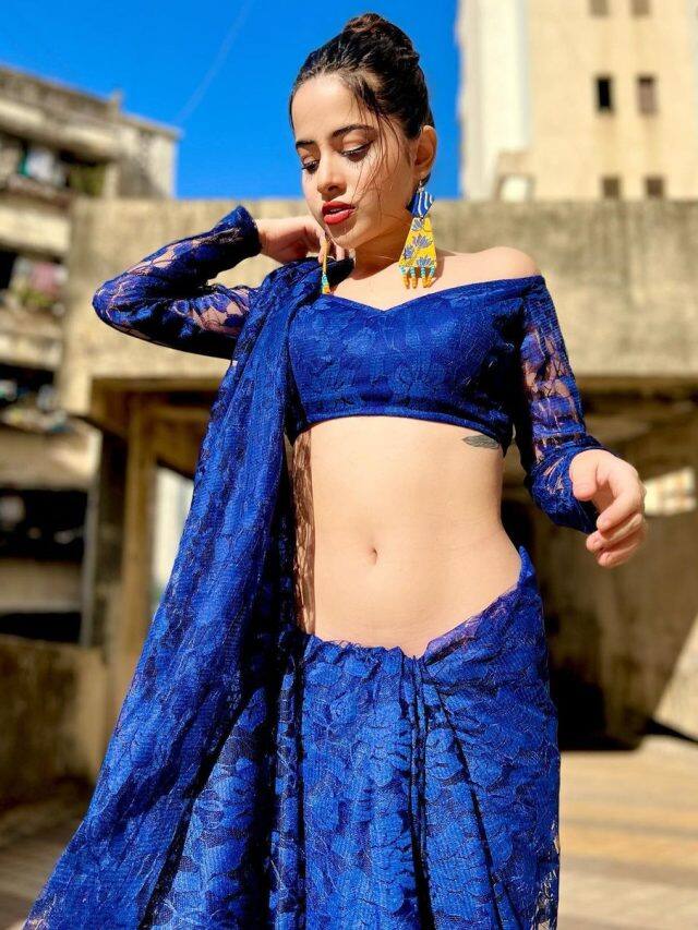 उर्फी अपने डिजाइनर्स के साथ मिलकर रोज एक नया आउटफिट तैयार करती हैं, शायद यही वजह है कि आज हर किसी की जुबां पर उर्फी का नाम छाया रहता है.
