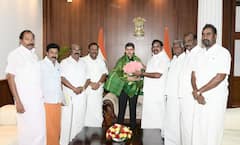 EPS Meet TN Governor: தி.மு.க. ஆட்சியில் பேனரில் இப்படி ஒரு ஊழலா? டாஸ்மாக்கிலும் ஊழல்..! ஆளுநரிடம் இபிஎஸ் பரபரப்பு புகார்..!