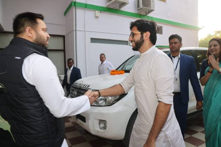 Photo: आदित्य ठाकरे आणि तेजस्वी यादव यांची बिहारमध्ये भेट, मुंबईत नव्या राजकारणाची नांदी?