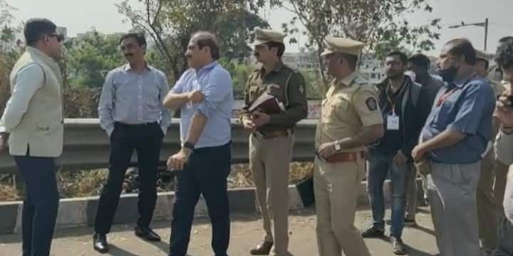 पोलीस आयुक्त आणि जिल्हाधिकाऱ्यांनी या पुलाची आजदेखील पाहाणी केली.