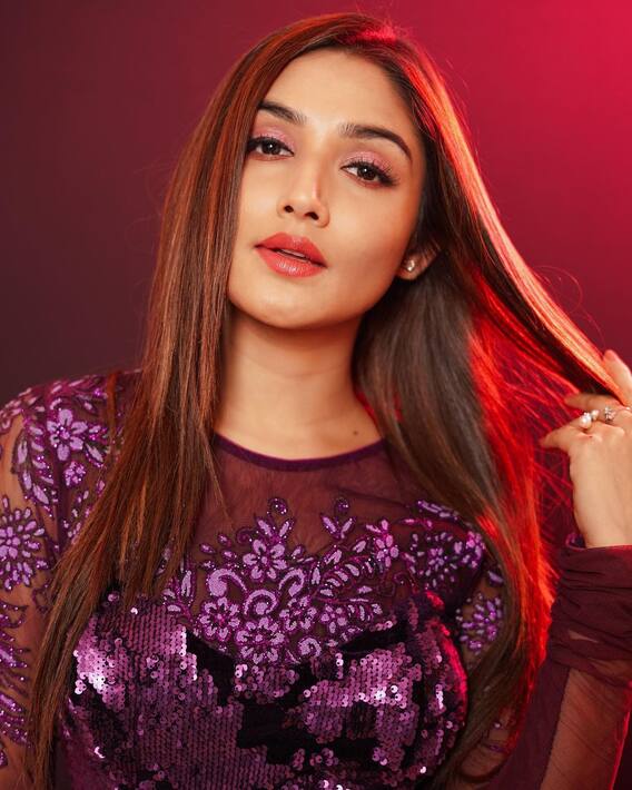 Photo: Donal Bisht shared a bold look; Increase the mercury of the internet! Photo: Donal Bisht shared a bold look; Increase the mercury of the internet!