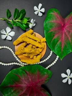 Weight Loss Tips: चरबी कमी करायचीये? हळदीचे पाणी रोज प्या!