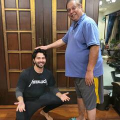 Varun Dhawan House : सपनों के महल से कम नहीं वरुण-नताशा का ये लग्जरी हाउस, देखिए स्टार कपल के घर की Inside तस्वीरें